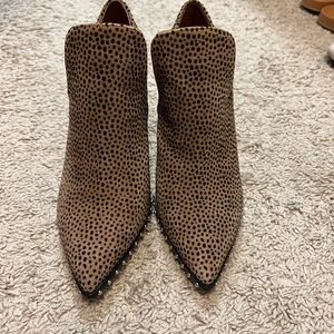 Gianni Binni suede animal print booties 6.5